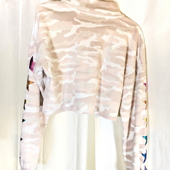 2/$20 Sugar & Jade XL 16/18 Crop Sweatshirt - Picture 5 of 6